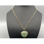 9ct yellow gold and jade heart pendant and chain (30cm long) 12.4g gross