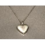 Silver heart locket pendant and silver necklet 7.62g