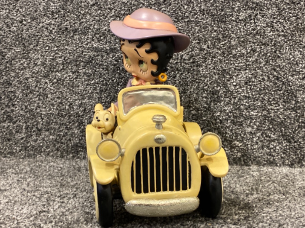 Large resin Betty Boop figurine “driving car with passenger dog”, L26xH22.5G - Bild 2 aus 3