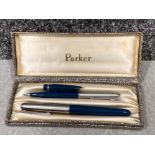 Vintage Parker pen set with original case