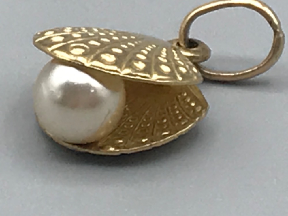 9ct gold pearl clam charm 1g - Bild 2 aus 2