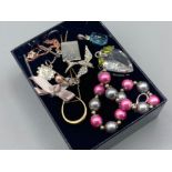 Box containing vintage costume pendants & necklaces, plus beaded bracelet