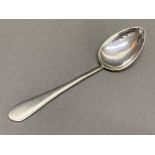 Fully hallmarked Birmingham silver tea spoon dated 1927, 8.7g