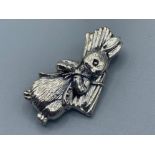 A silver Peter rabbit brooch, 6.7g