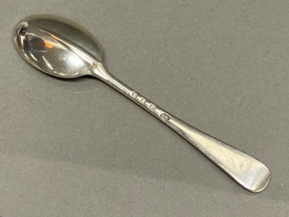 Fully hallmarked London silver tea spoon, dated 1929, 14.2g - Bild 2 aus 3
