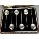 Set of 6 fully hallmarked Birmingham silver 1925 coffee bean spoons, in original case