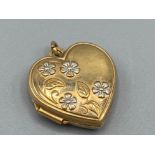 9ct gold “Love you always” heart shaped locket 1.8g