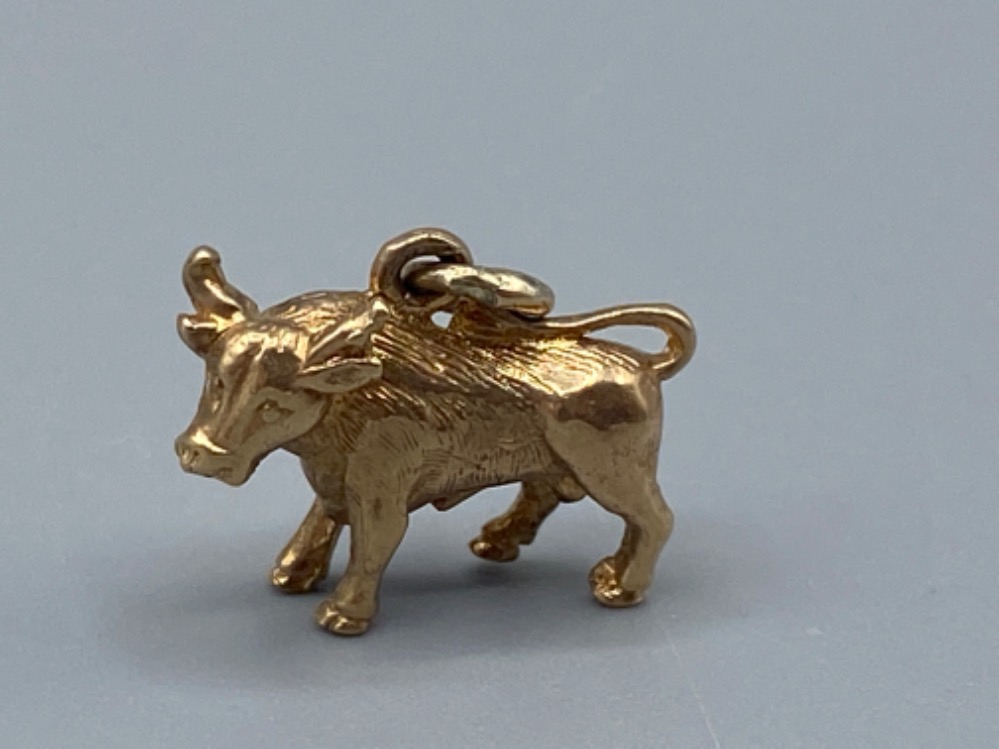9ct gold Taurus bull charm 3.1g