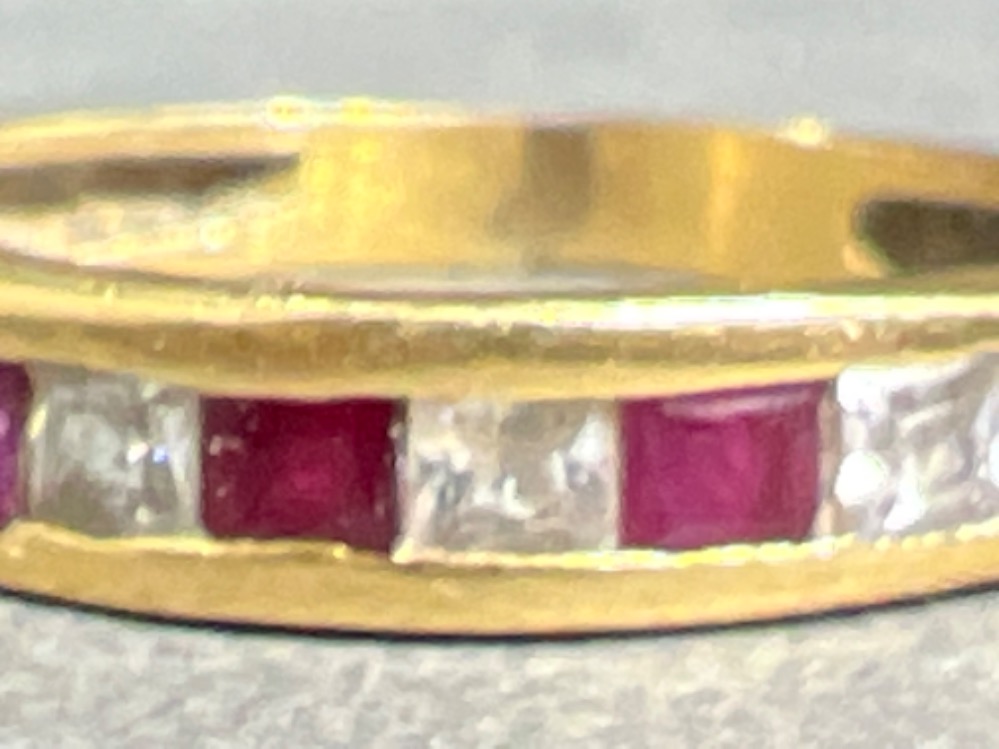 Ladies 18ct gold Ruby and diamond band ring. 2g size L1/2 - Bild 2 aus 2