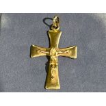 Large 18ct gold crucifix pendant with great detail. 7g