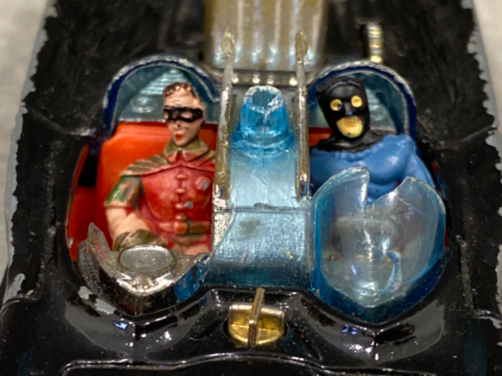 Corgi Batmobile die cast model car with Batman & Robin figures - Bild 3 aus 3