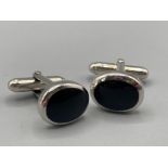 A pair of silver and agate cufflinks 9.8g