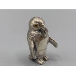 A sterling silver figure of a penguin 14.4g