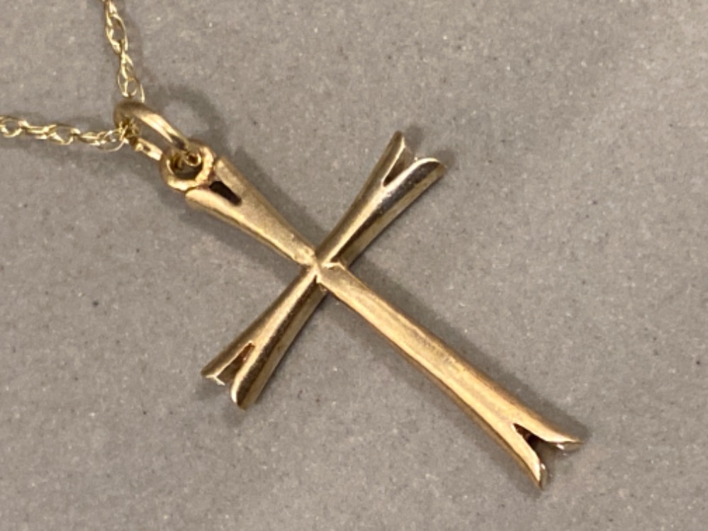 9ct yellow gold cross (crucifix) pendant on 46cm chain - 2.2g