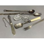Antique Solid silver sugar tongs, Fully hallmarked Sheffield silver, dated 1925 - 10.4g plus a bag