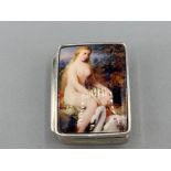 A silver pill box with nude enamel panel 19.7g