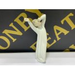 Lladro figure 4870 awakening