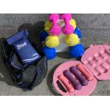 2x sets ladies dumbbells & bag containing 4.5Kg exercise sacks