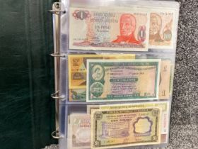 A Hendon album containing a collection of over 160 miscellaneous banknotes from around the world, in