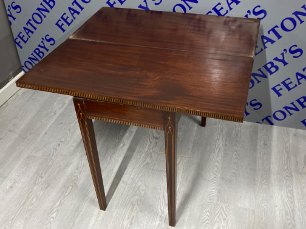 Inlaid mahogany turn over top table - Bild 2 aus 2
