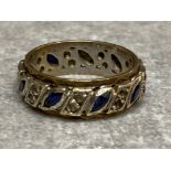 9ct gold ring with CZs & blue stones, size N, 4.8g