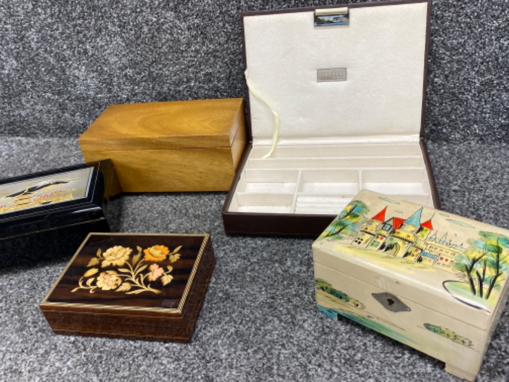 Total of 5 different jewellery boxes