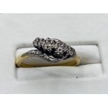 18ct gold ring with 4 diamond setting size M1/2 2.6g