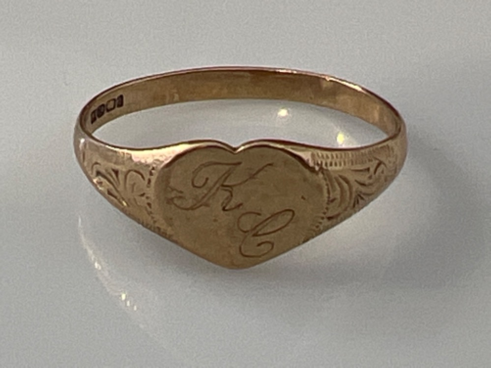 Ladies 9ct gold heart shaped ring. 1.2g size N1/2, - collection from the 27th August