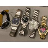 Total of 5 Gents wristwatches