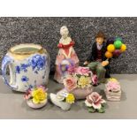 Royal Doulton “Burslem” blue & white twin handled pot together with 5x flower posies & 2 Doulton