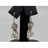 A pair of silver cat drop earrings, 3.4g