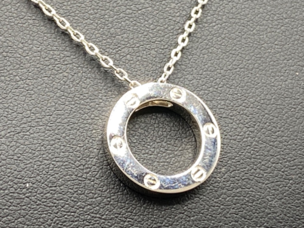 A silver designer style pendant necklace, 4.6g 46cm length - Image 2 of 3