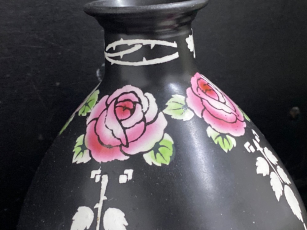 A vintage Bulbous ‘Shelly’ vase and a vintage poole vase with pin dish - Bild 2 aus 3