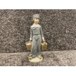 Lladro 4811 Dutch boy with pails in good condition