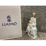 Lladro 5457 Bedtime story in original box - good condition