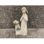 Lladro 4779 “Teaching to pray’’ in good condition