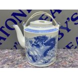Large vintage Chinese teapot with blue & white foo dragon design - W28xH24cm