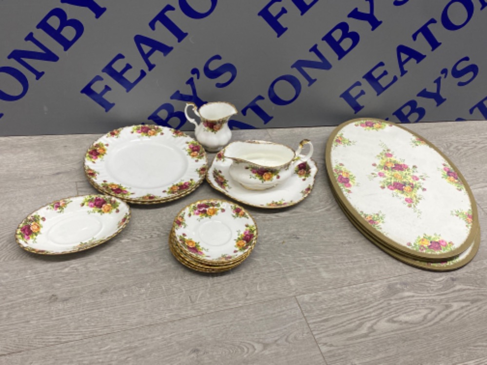 14 peices of mixed old country rose Royal Albert including tea plates, gravey dish