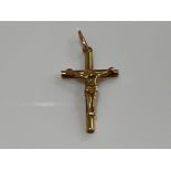 18ct gold crucifix pendant. 2.6g with great detail