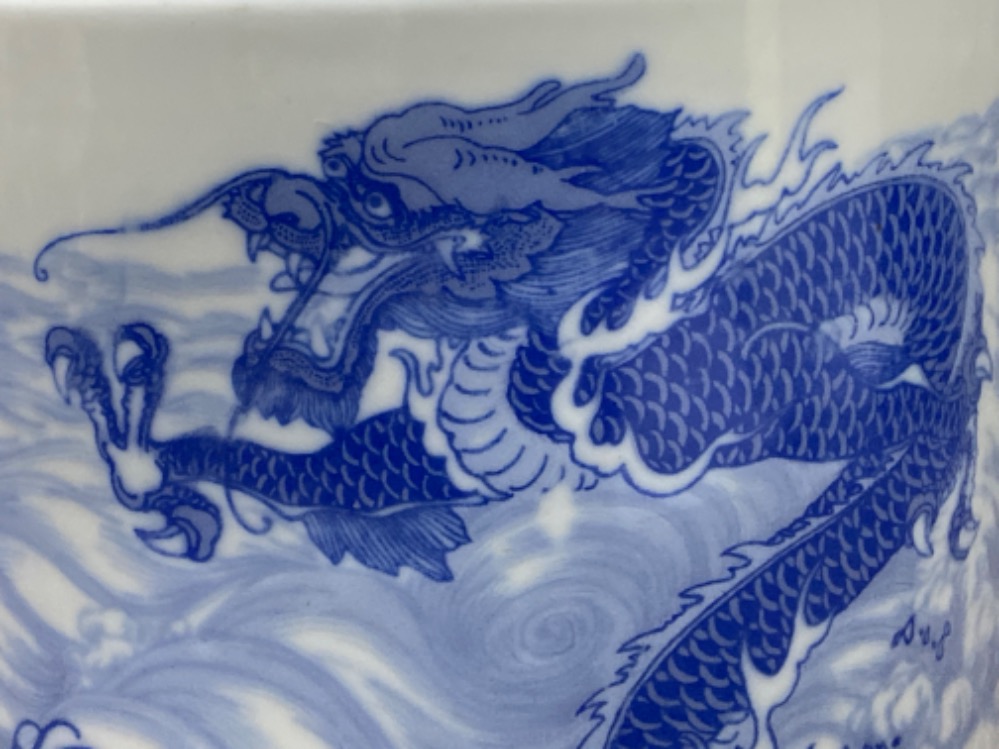 Large vintage Chinese teapot with blue & white foo dragon design - W28xH24cm - Bild 2 aus 2