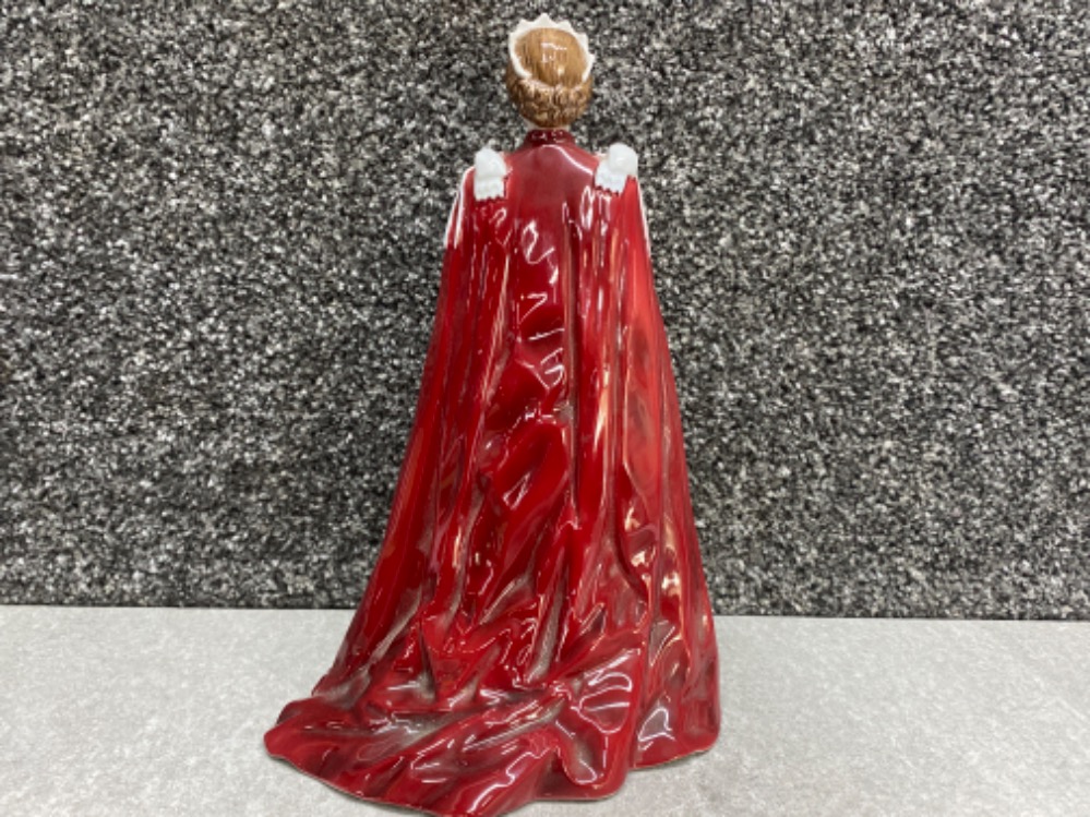 Royal Worcester figurine of Queen Elizabeth II, celebrating the Queens 80th Birthday, dated 2006 - Image 3 of 3