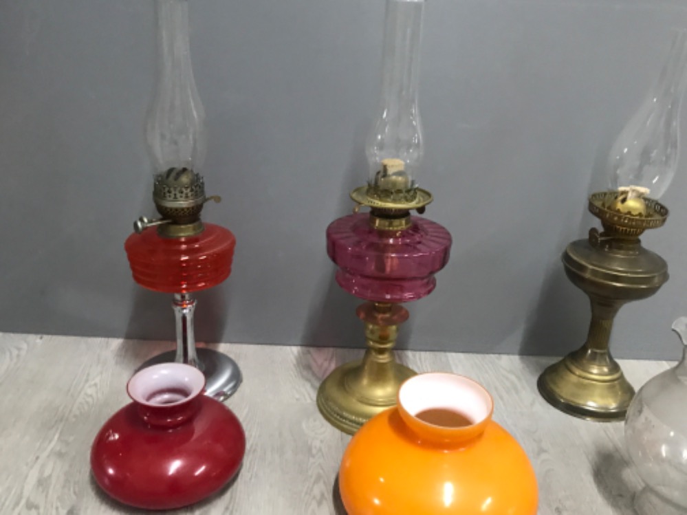 3 vintage oil lamps with spare shades - Image 2 of 2