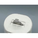 18ct White Gold Cluster Ring with a approximate 0.25ct centre diamond surrounded by 10 smaller