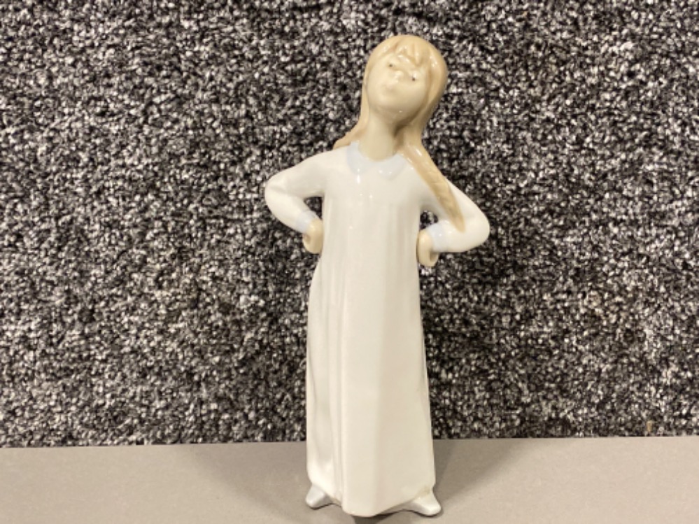 Lladro 4872 girl hands akimbo in good condition