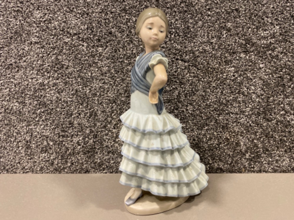 Lladro 5054 Flamenco Dancing Seńorita by Francisco Catalá 1971-1974 good condition