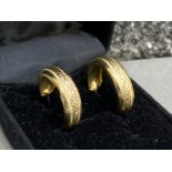 9ct gold hoop earrings, 1.2g