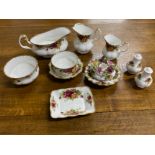 Total of 11 miscellaneous pieces of Royal Albert “Old Country Roses” including bowls, flower posy,