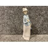 Lladro 4999 Rose lady this piece is 31 cm in height and in good condition