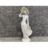 Lladro 5683 breezy afternoon in good condition