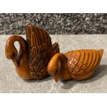 2x Japanese handmade wood carving Netsuke - 2x swans